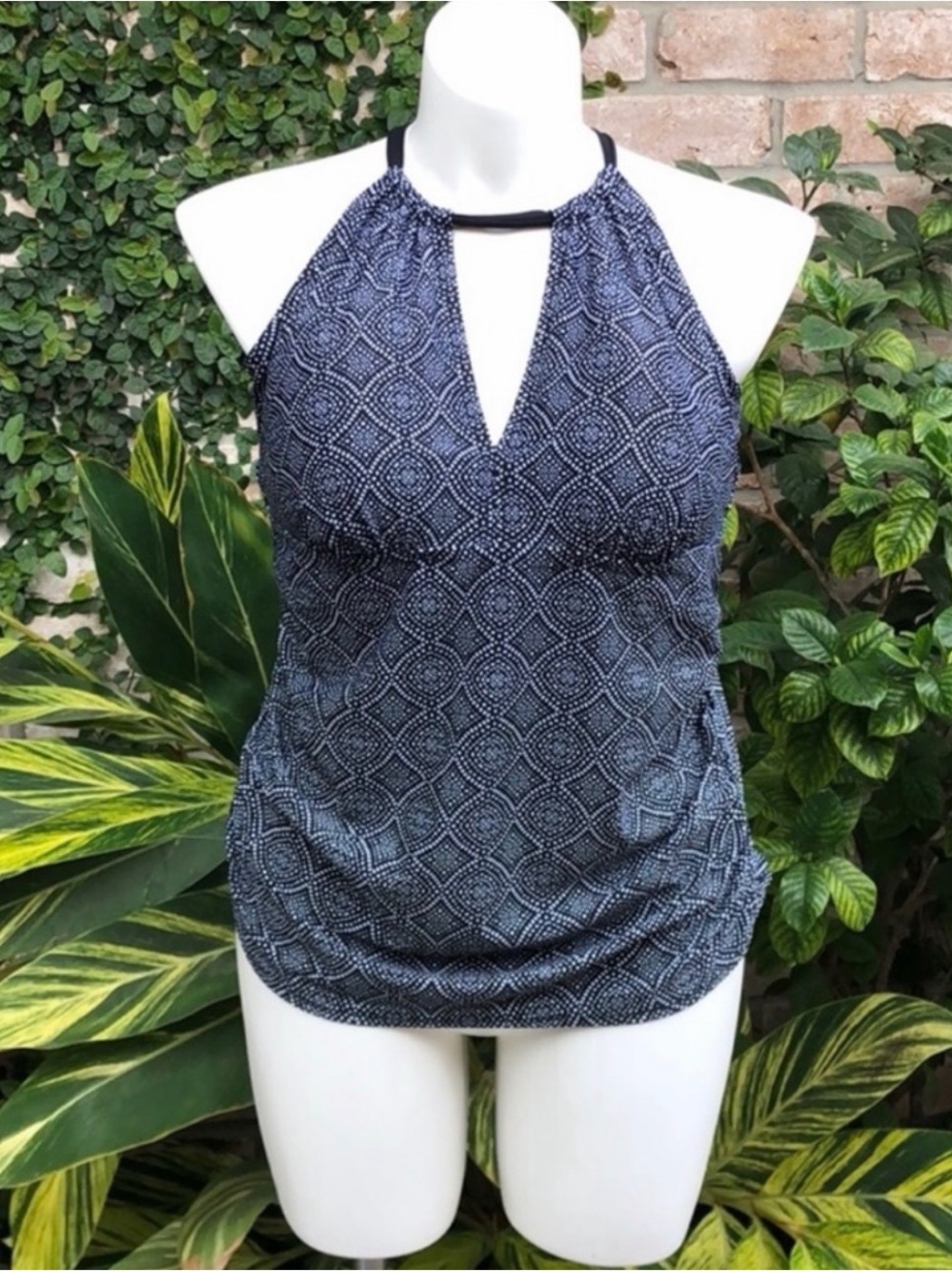 Kona Sol Key Hole Halter Tankini in Black Geometric Pattern Size 18W EUC